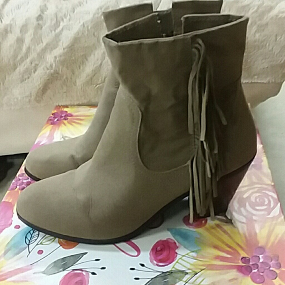 Apt 9 ankle boots